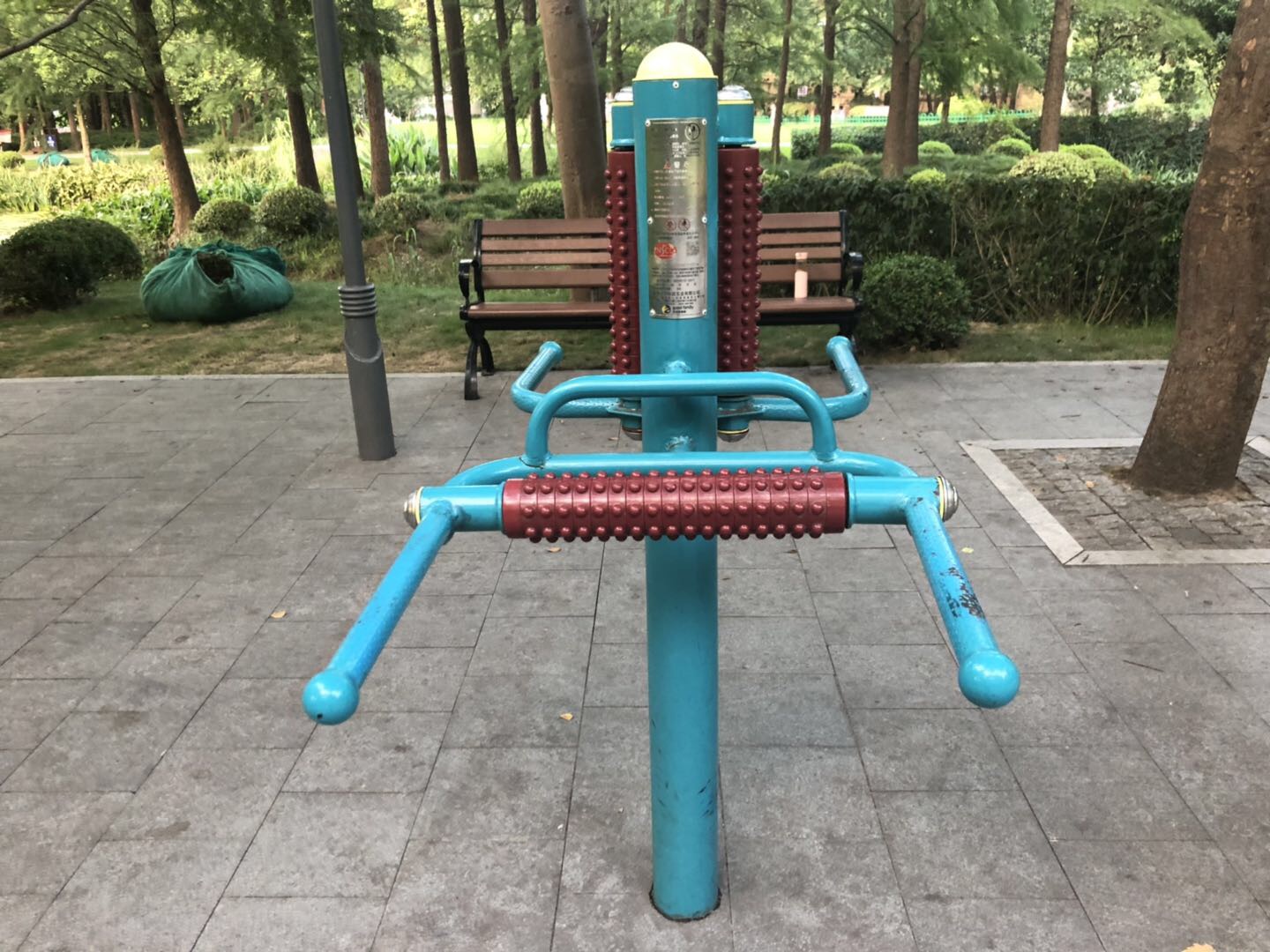 坐式腰背按摩器