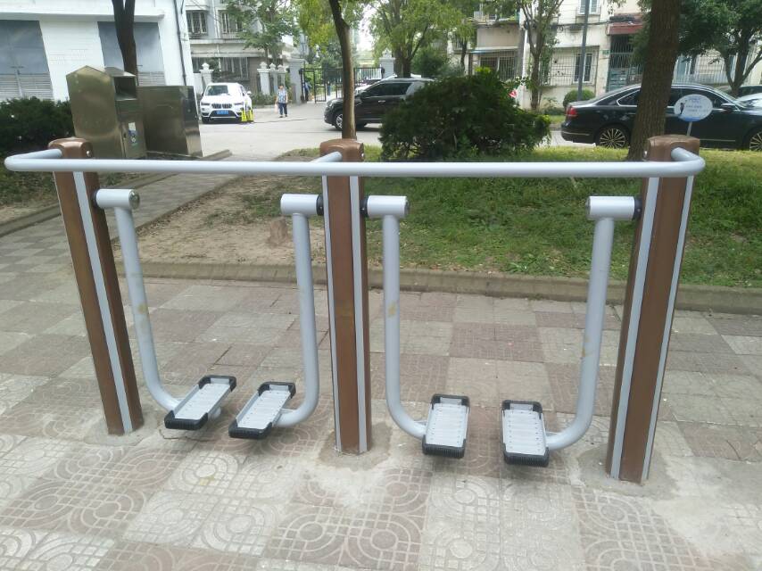 雙位太空漫步機(jī)