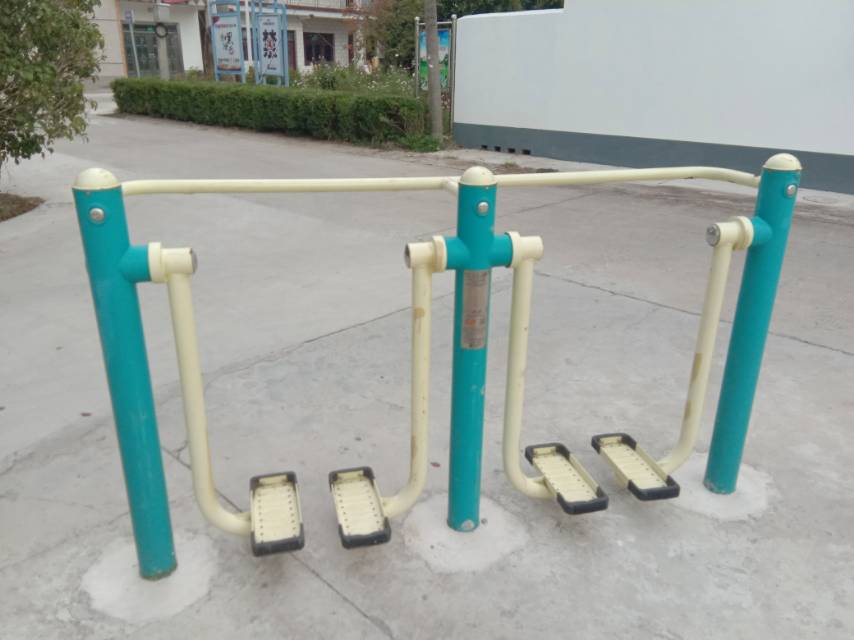 雙位太空漫步機