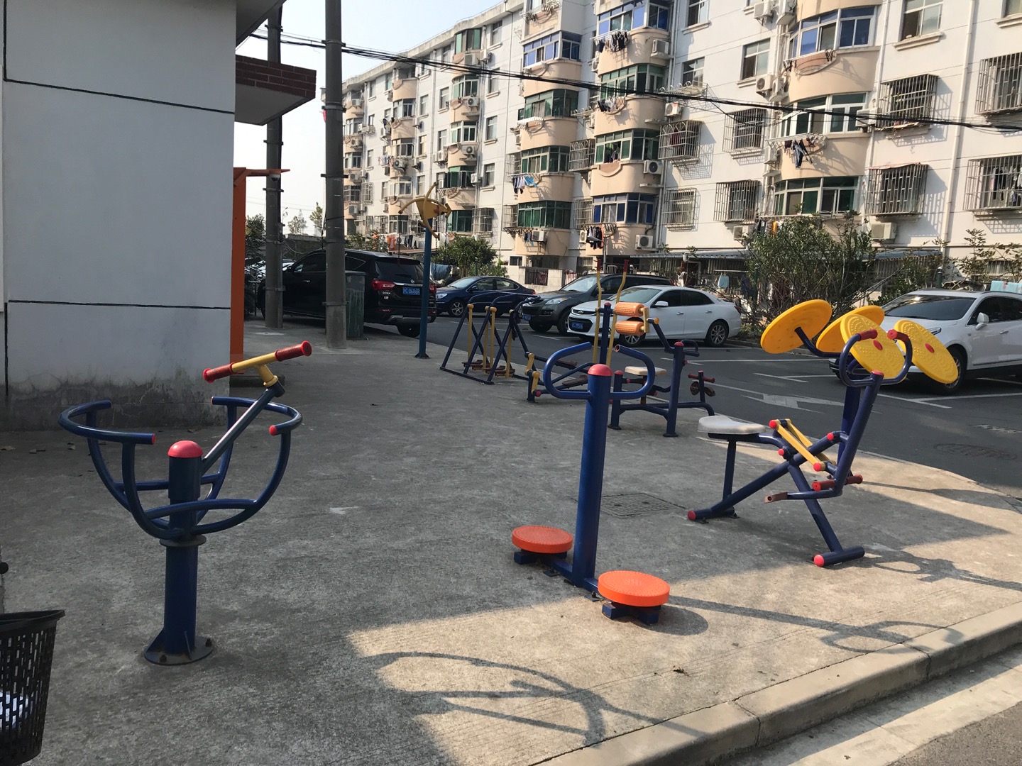 思凡三居航城五路151弄29號(hào)健身路徑