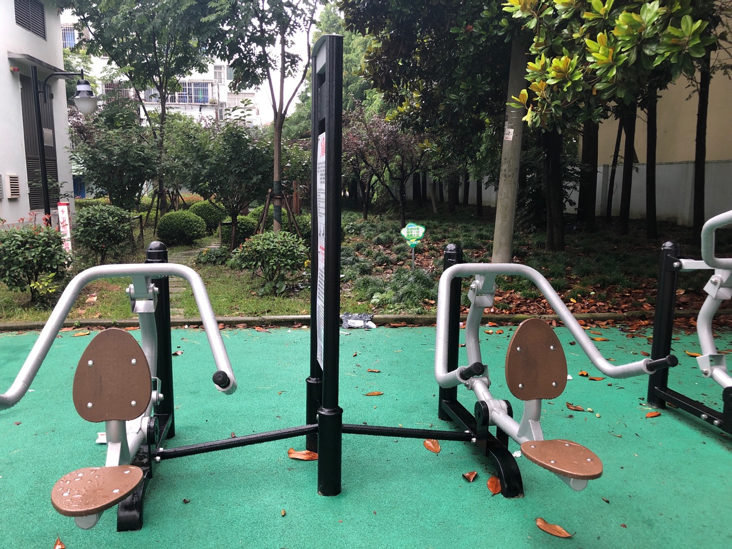 自重式下壓訓(xùn)練器