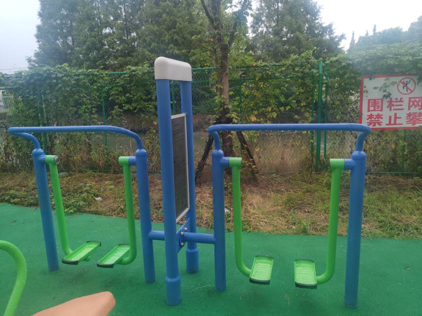 雙位太空漫步機(jī)