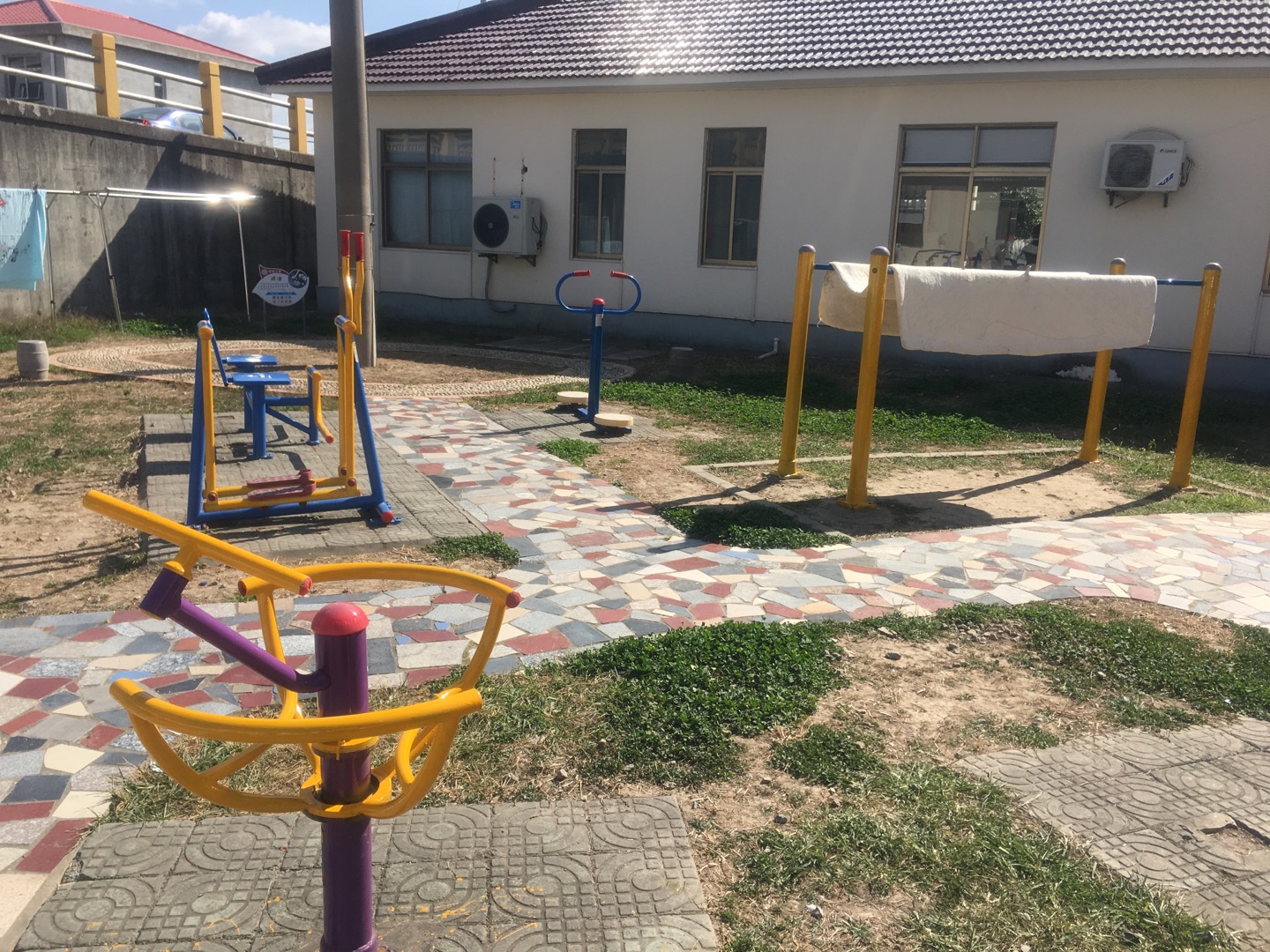 益華居委健身點(diǎn)3