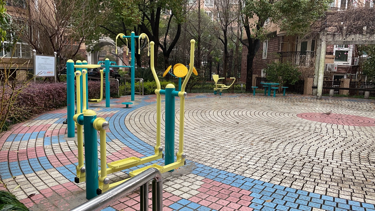 藍(lán)高居委市民益智健身點(diǎn)4