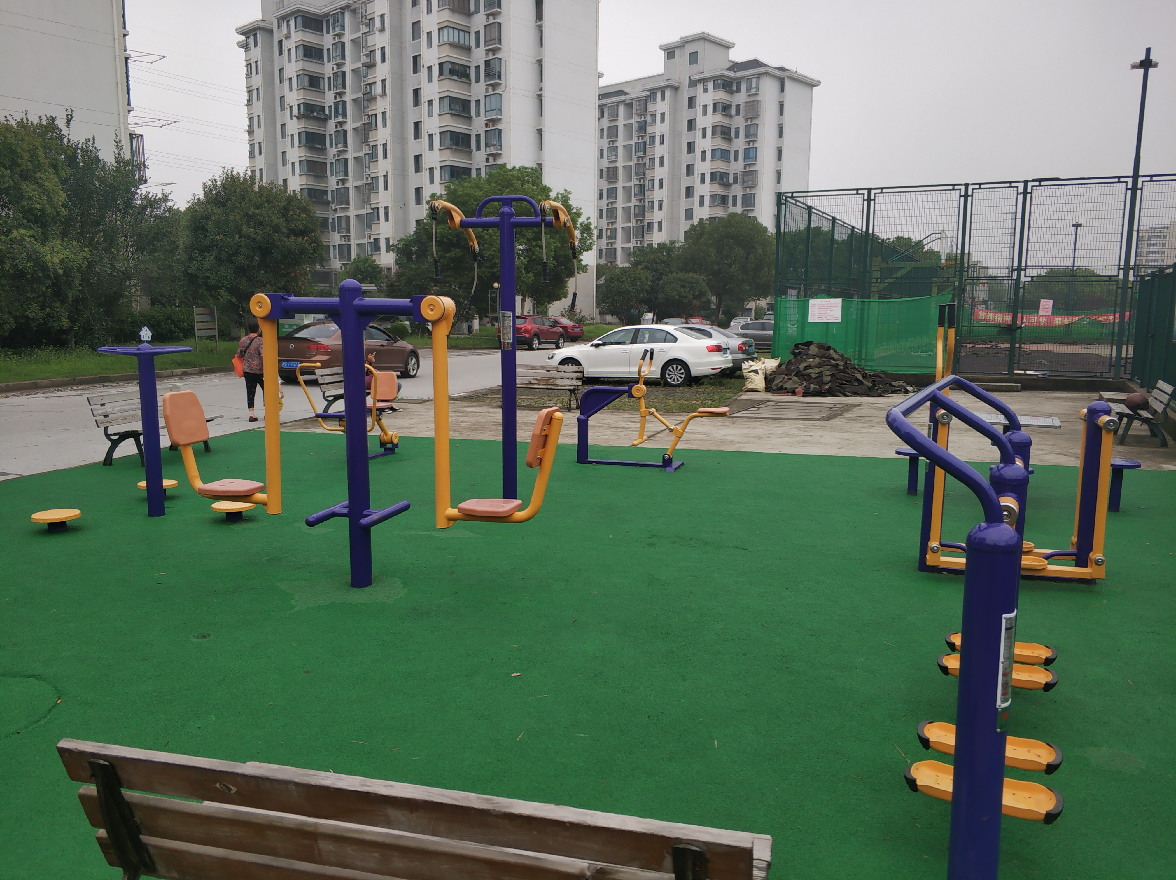 民佳社區(qū)公共運動場健身點