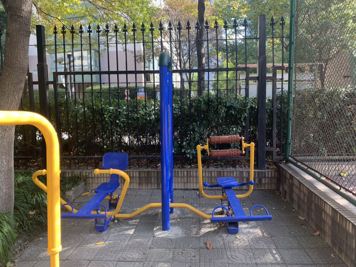 腹背屈伸/劃船訓(xùn)練器