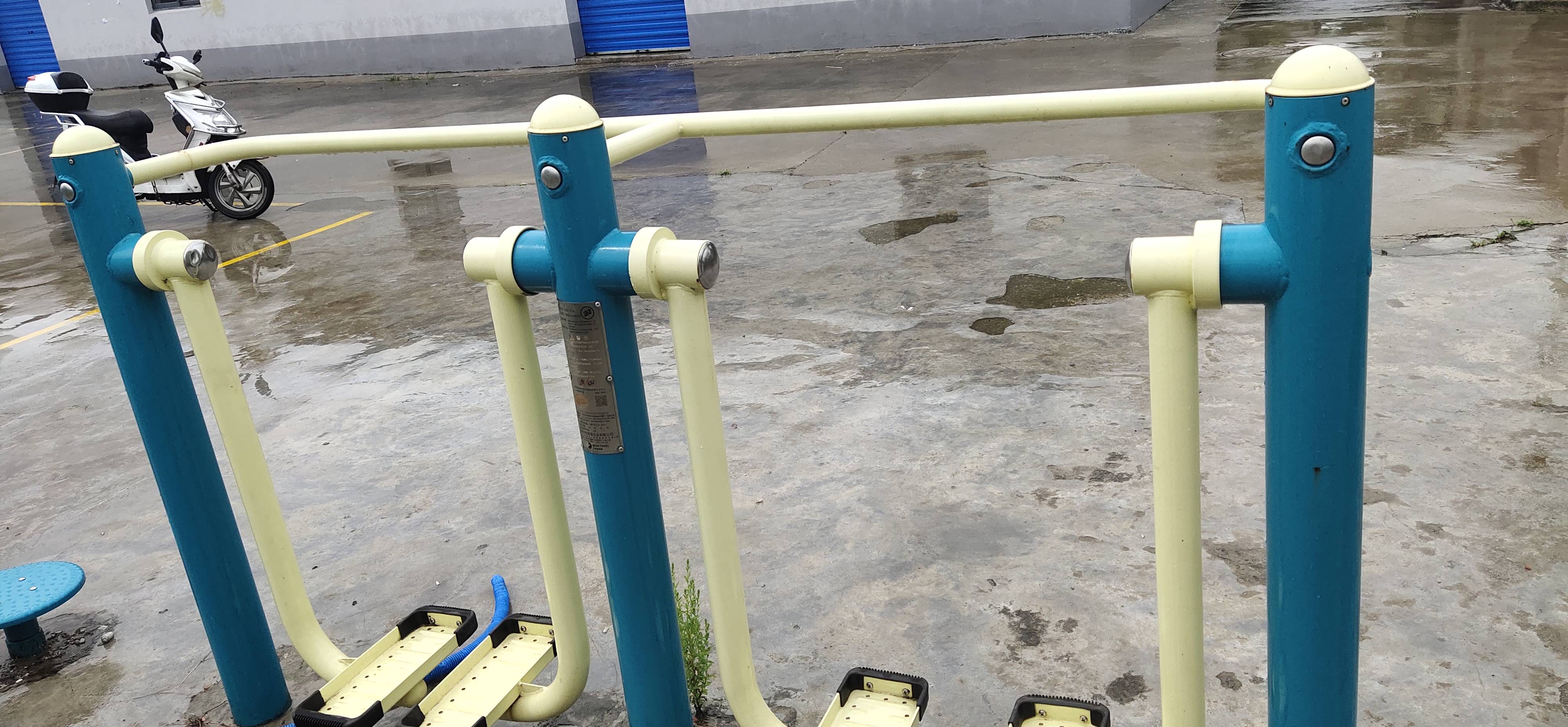 雙位太空漫步機