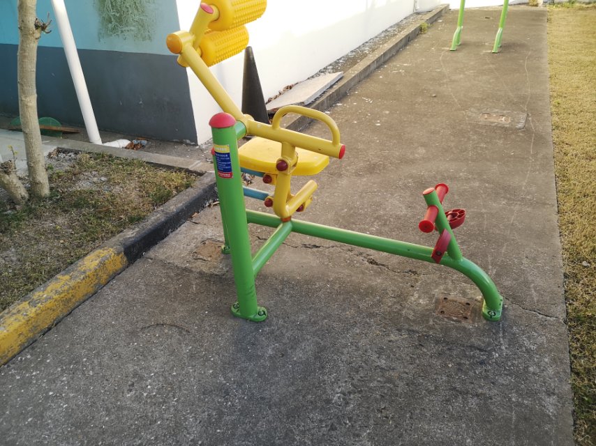 自重腹背鍛煉器