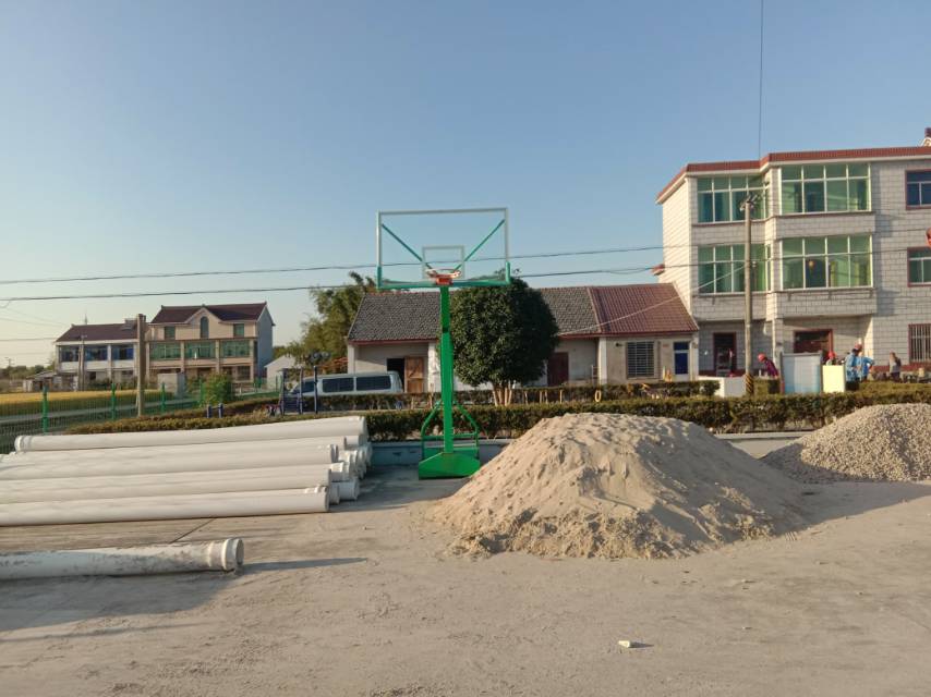 新如村4組新路325號(hào)南籃球場(chǎng)