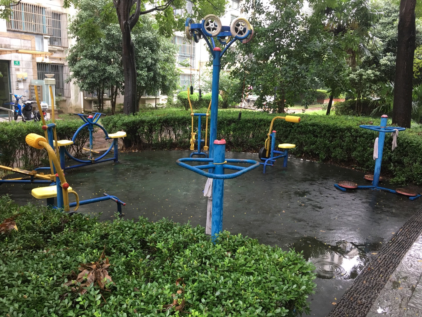 梅川社區(qū)健身苑點(diǎn)（3）