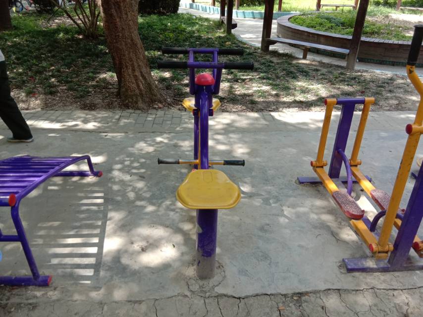 下肢康復(fù)器