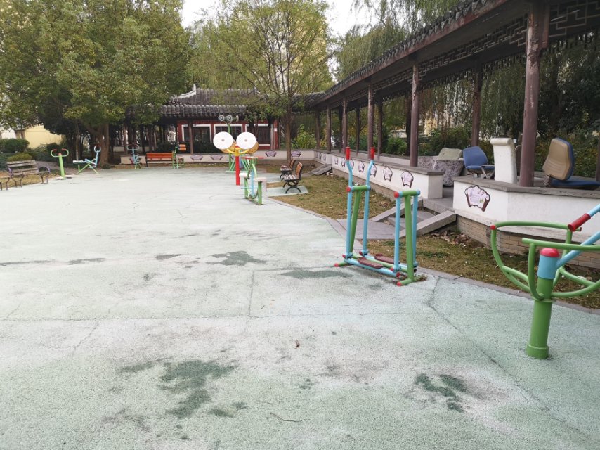 中城苑居委中成苑北門健身點(diǎn)