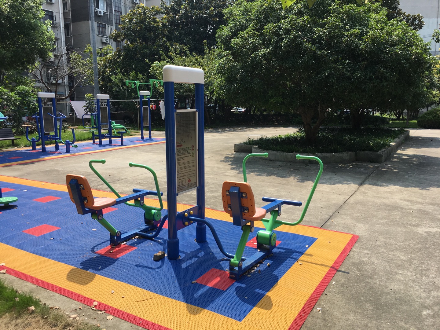 雙立柱平推平拉訓練器