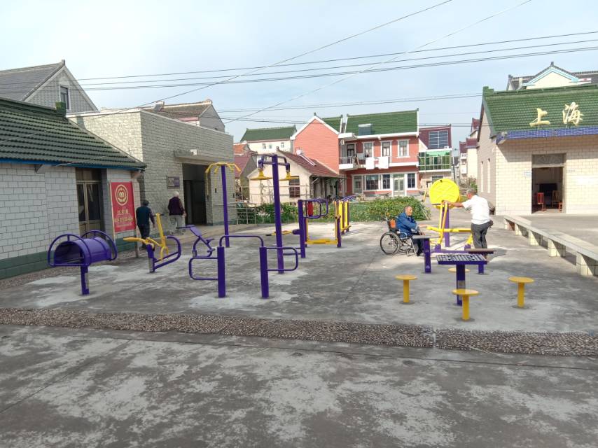 崇明區(qū)中興鎮(zhèn)紅星村1隊(duì)健身點(diǎn)