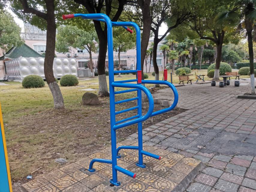 多功能訓(xùn)練器