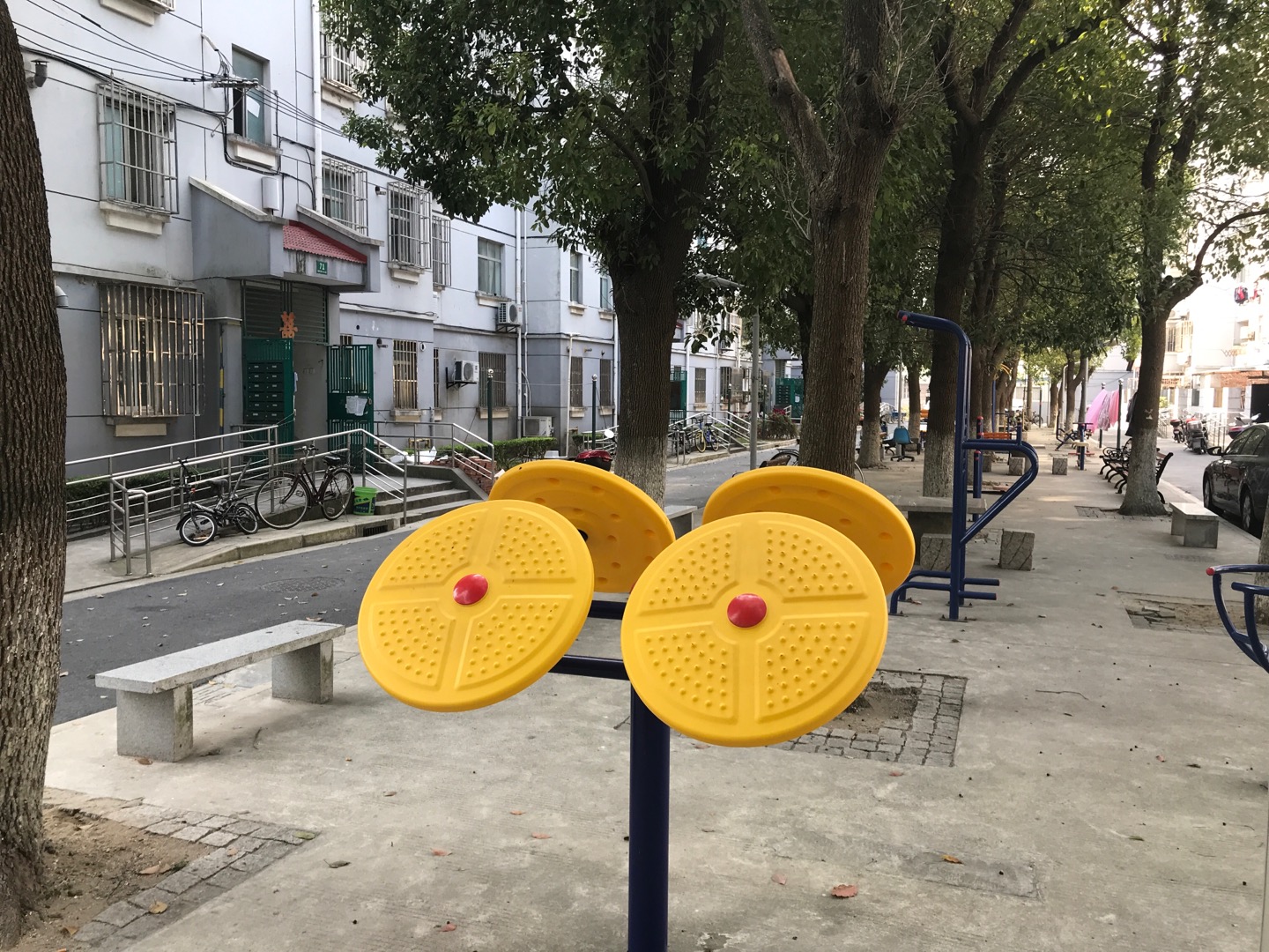 思凡三居施灣二路1026弄72號(hào)健身路徑