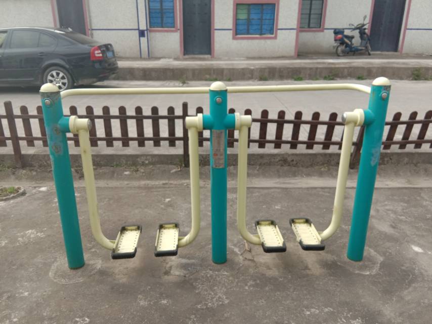 雙位太空漫步機