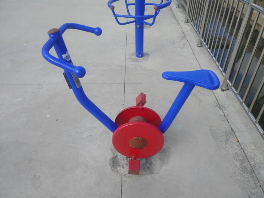 直立健身車(chē)