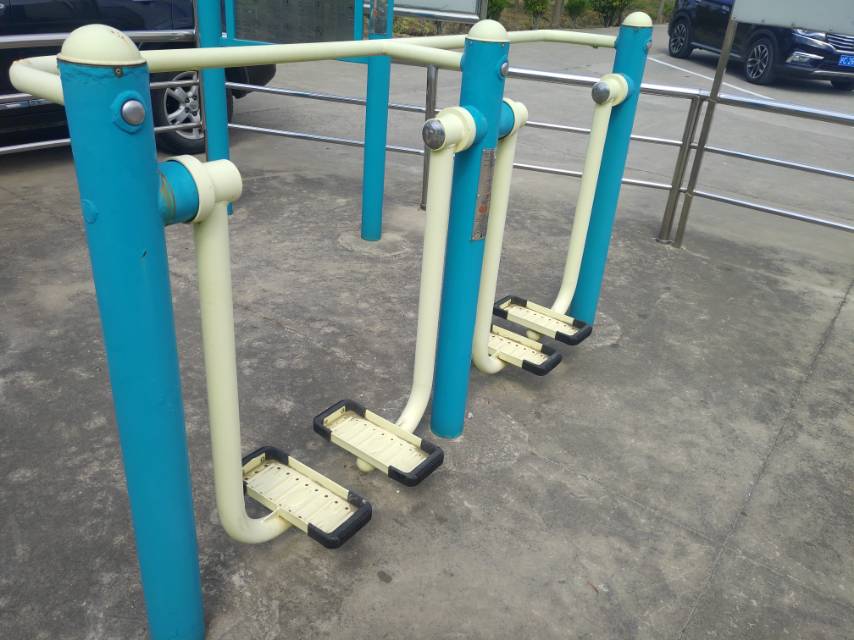 雙位太空漫步機(jī)