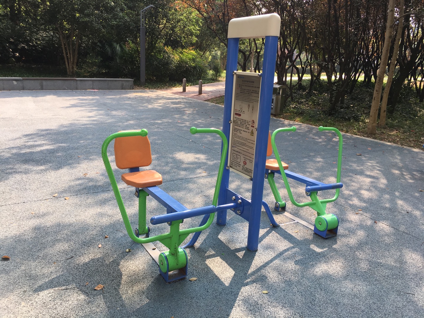 雙立柱平推平拉訓練器