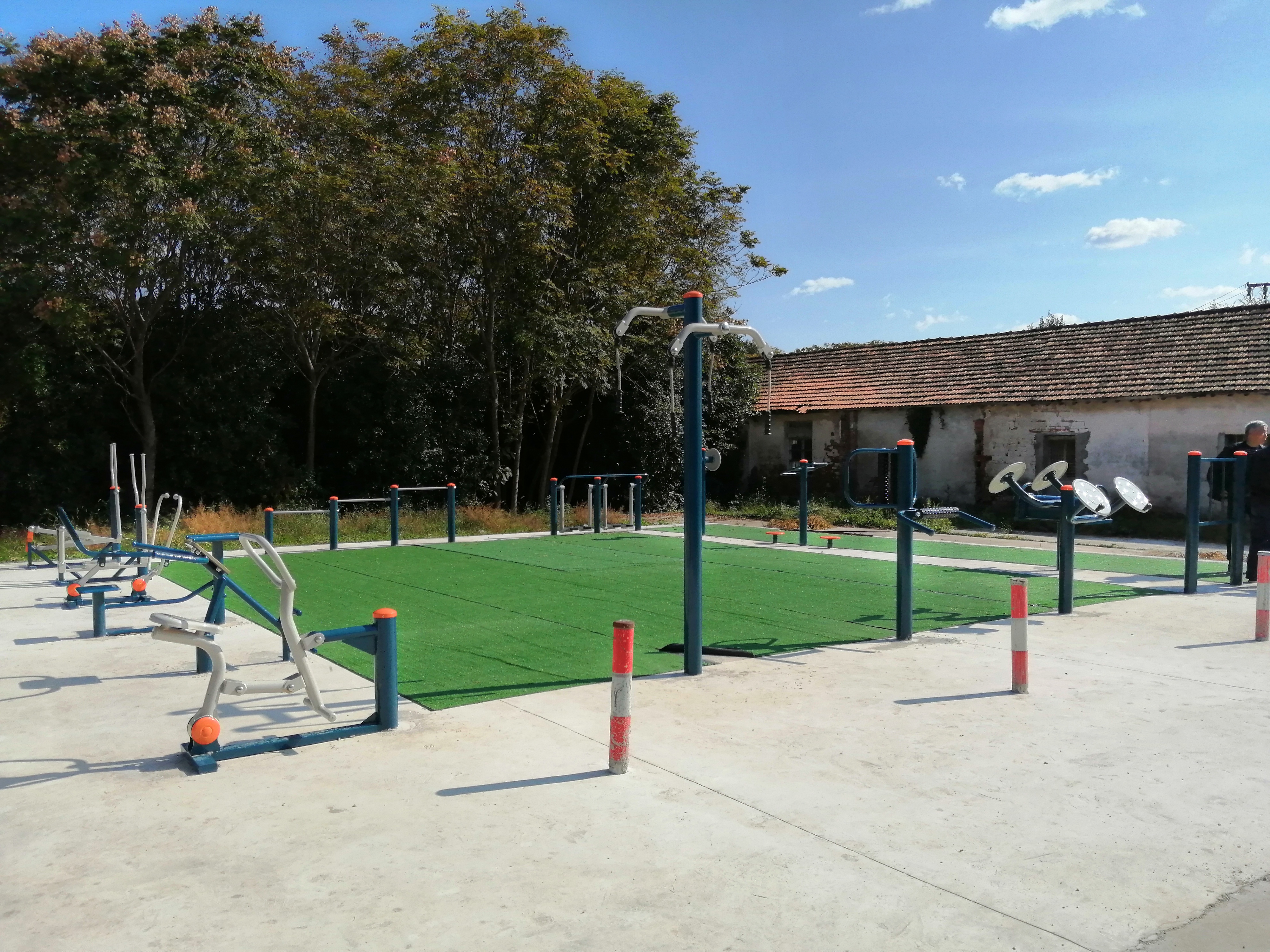 新河鎮(zhèn)強民村健身點