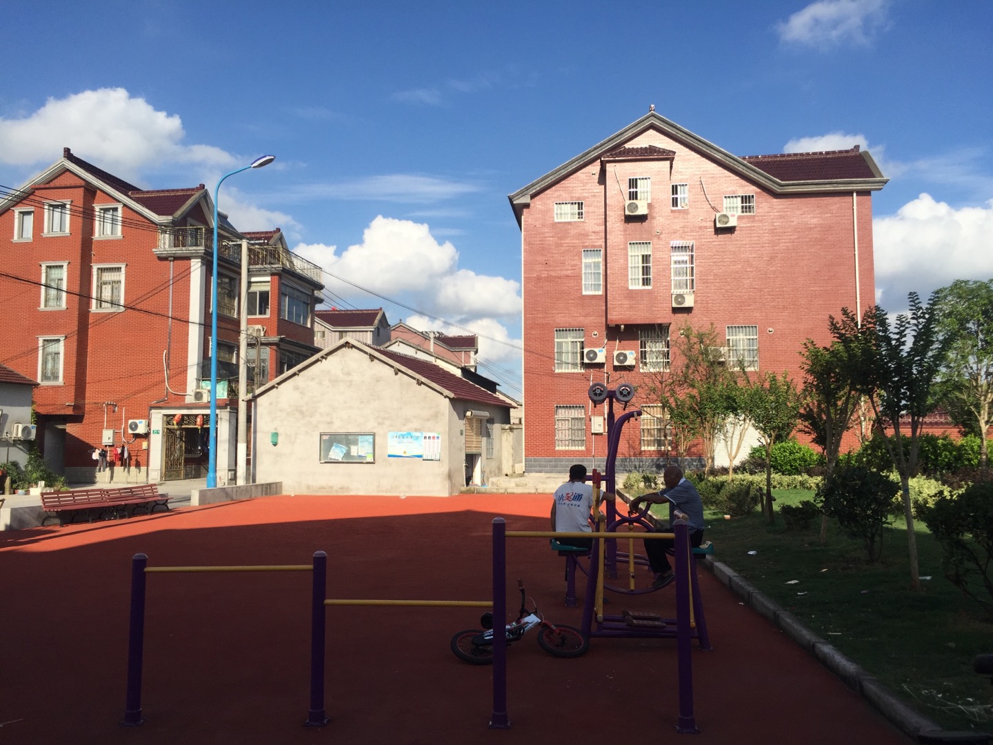 鷲山村前毛健身點