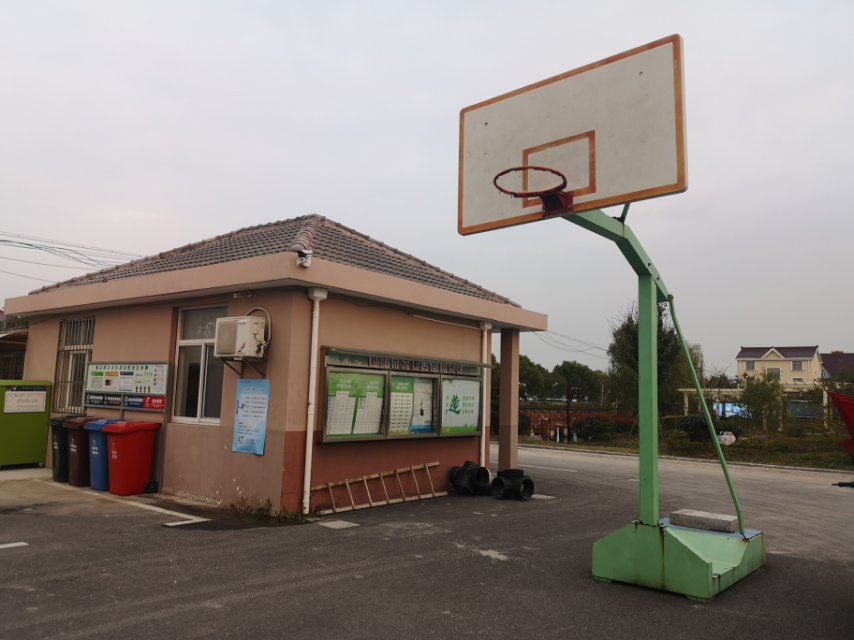 牌樓村村委會(huì)籃球場(chǎng)