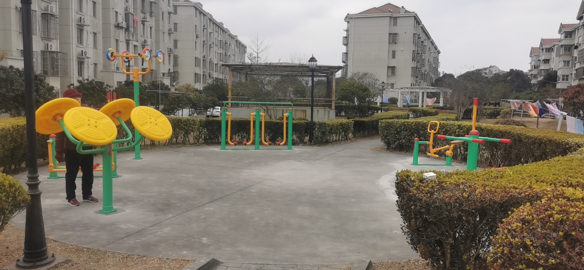 晴川佳苑小區(qū)健身點