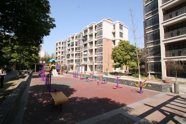 九韻城居委中區(qū)健身點(diǎn)