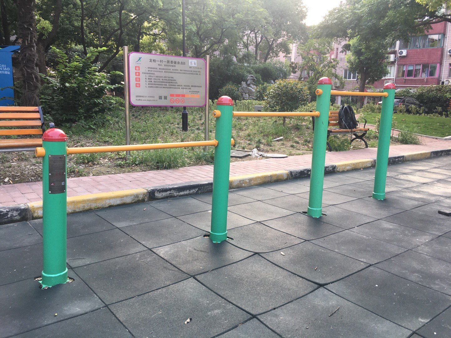 多聯(lián)壓腿架