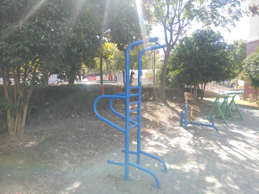 多功能訓(xùn)練器