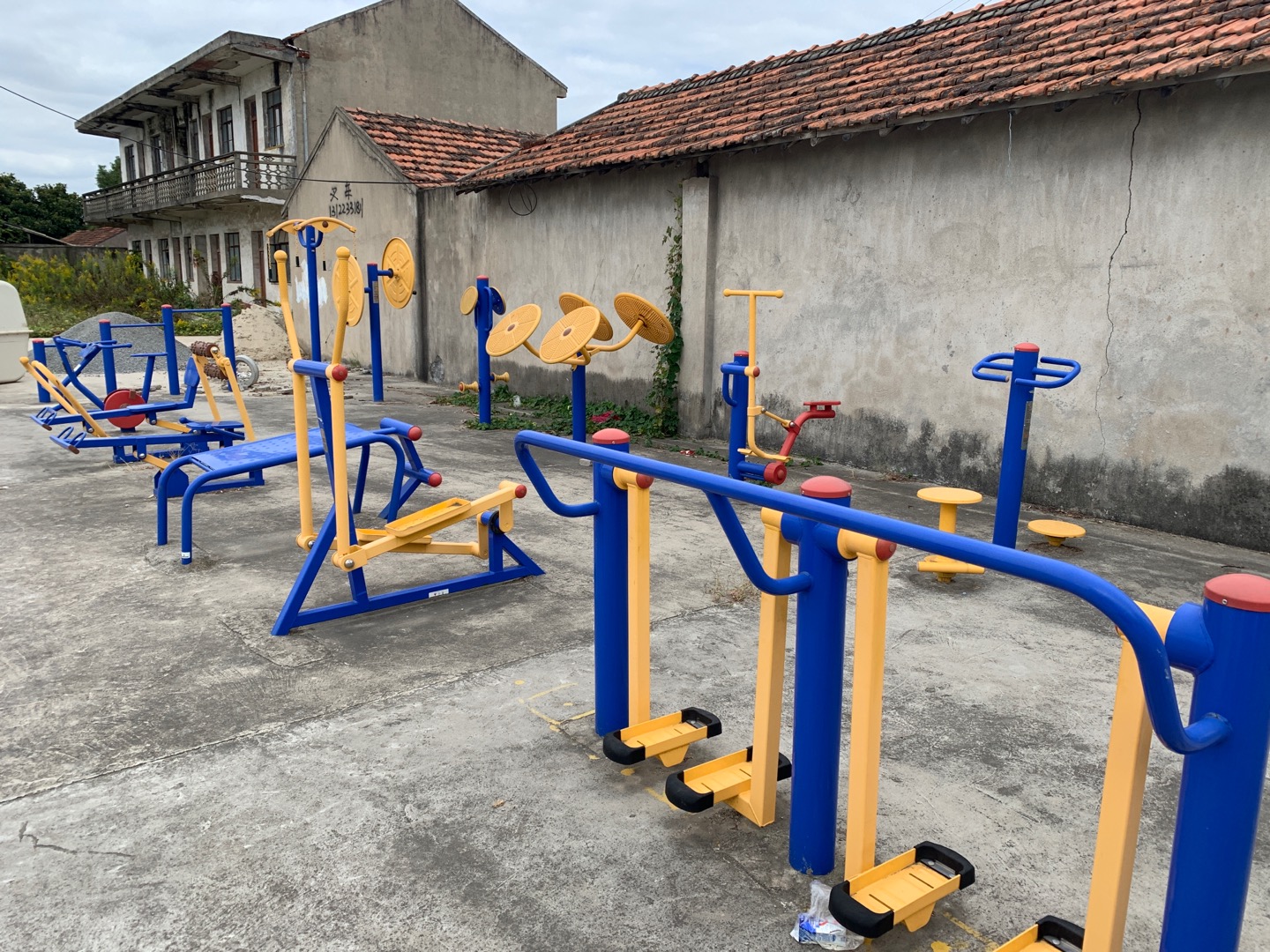 豎新鎮(zhèn)油橋村健身點(diǎn)一