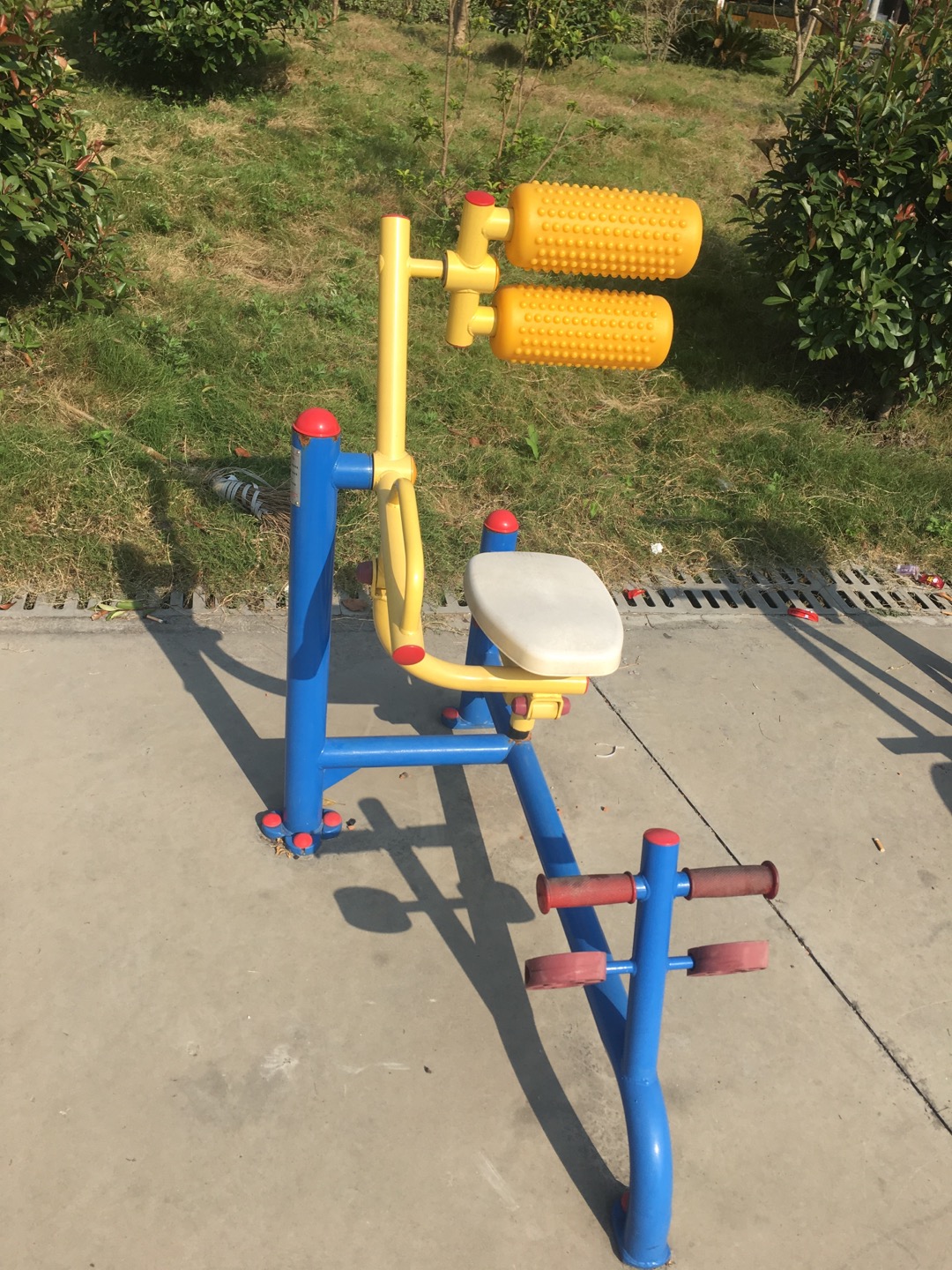 自重腹背鍛煉器