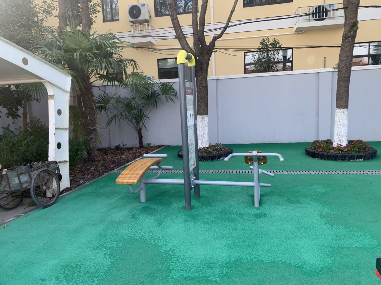 背肌訓(xùn)練器