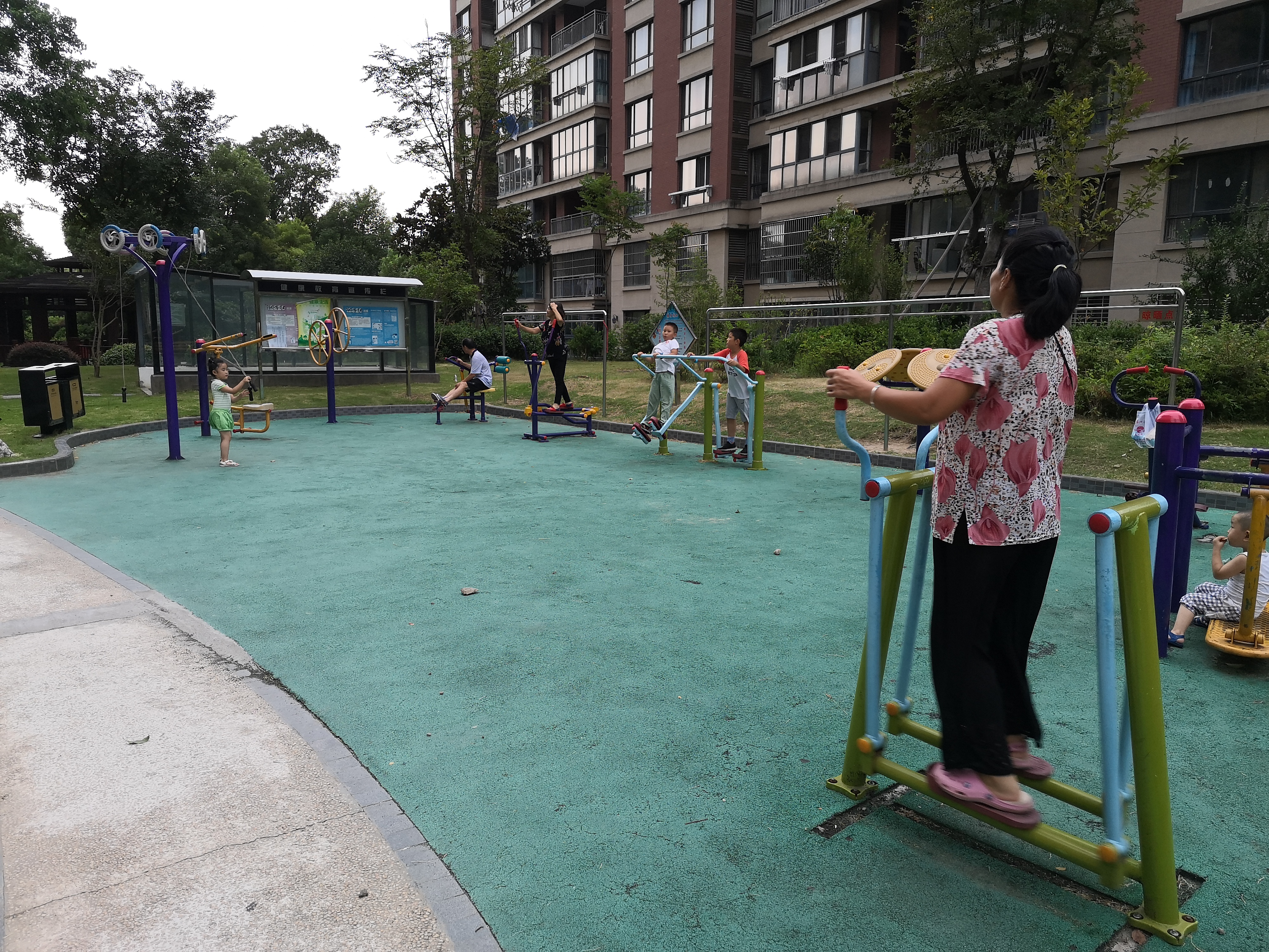 天居玲瓏灣健身點(diǎn)