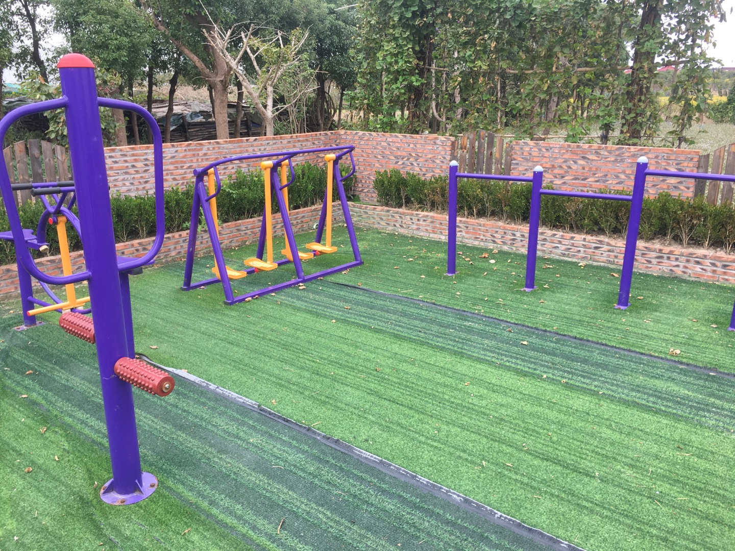 老港鎮(zhèn)建港村民委員會3組健身苑點(diǎn)