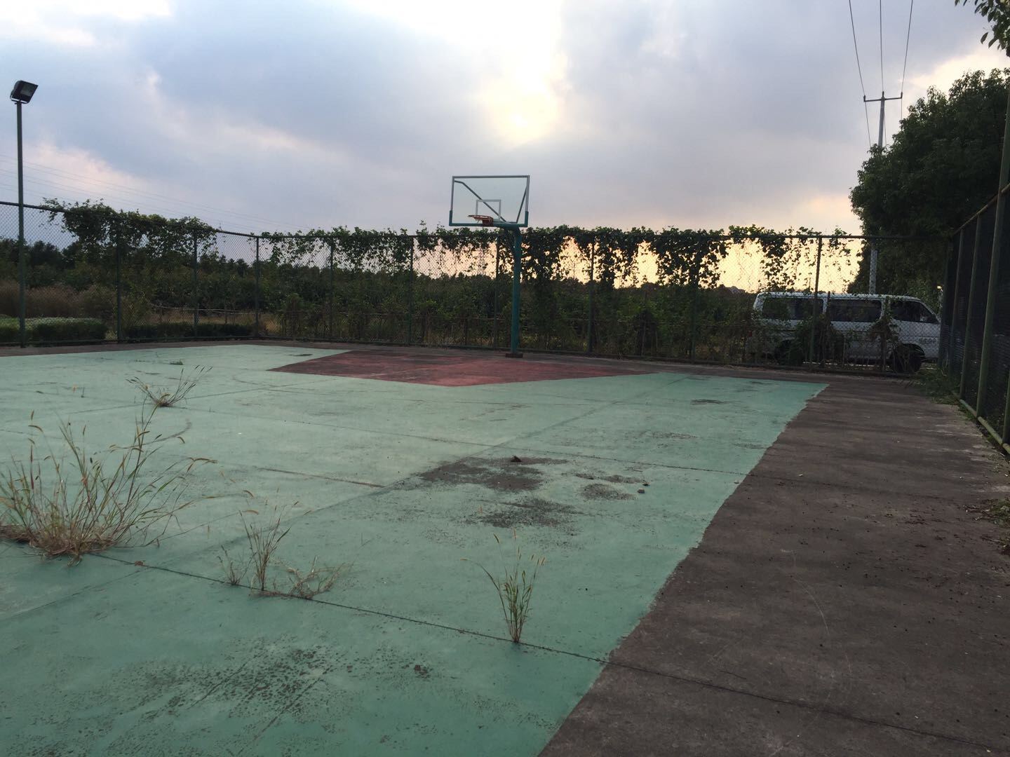 民生村籃球場(chǎng)