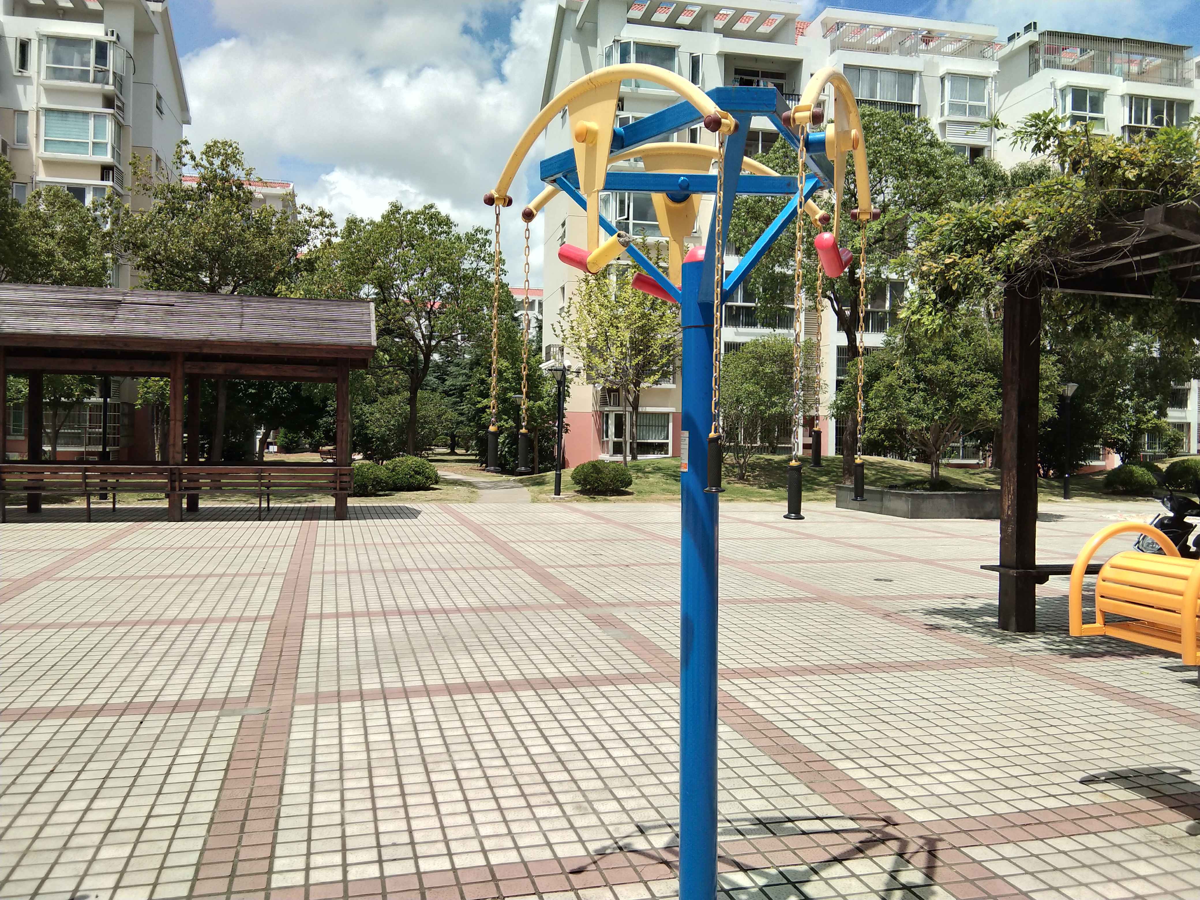 三人上肢牽引器