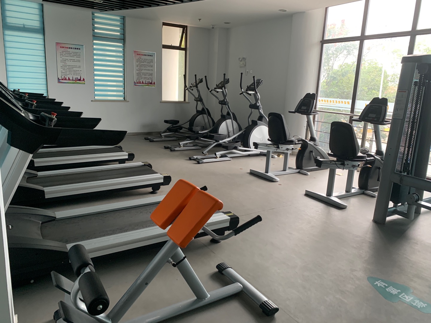 建設鎮(zhèn)市民健身房