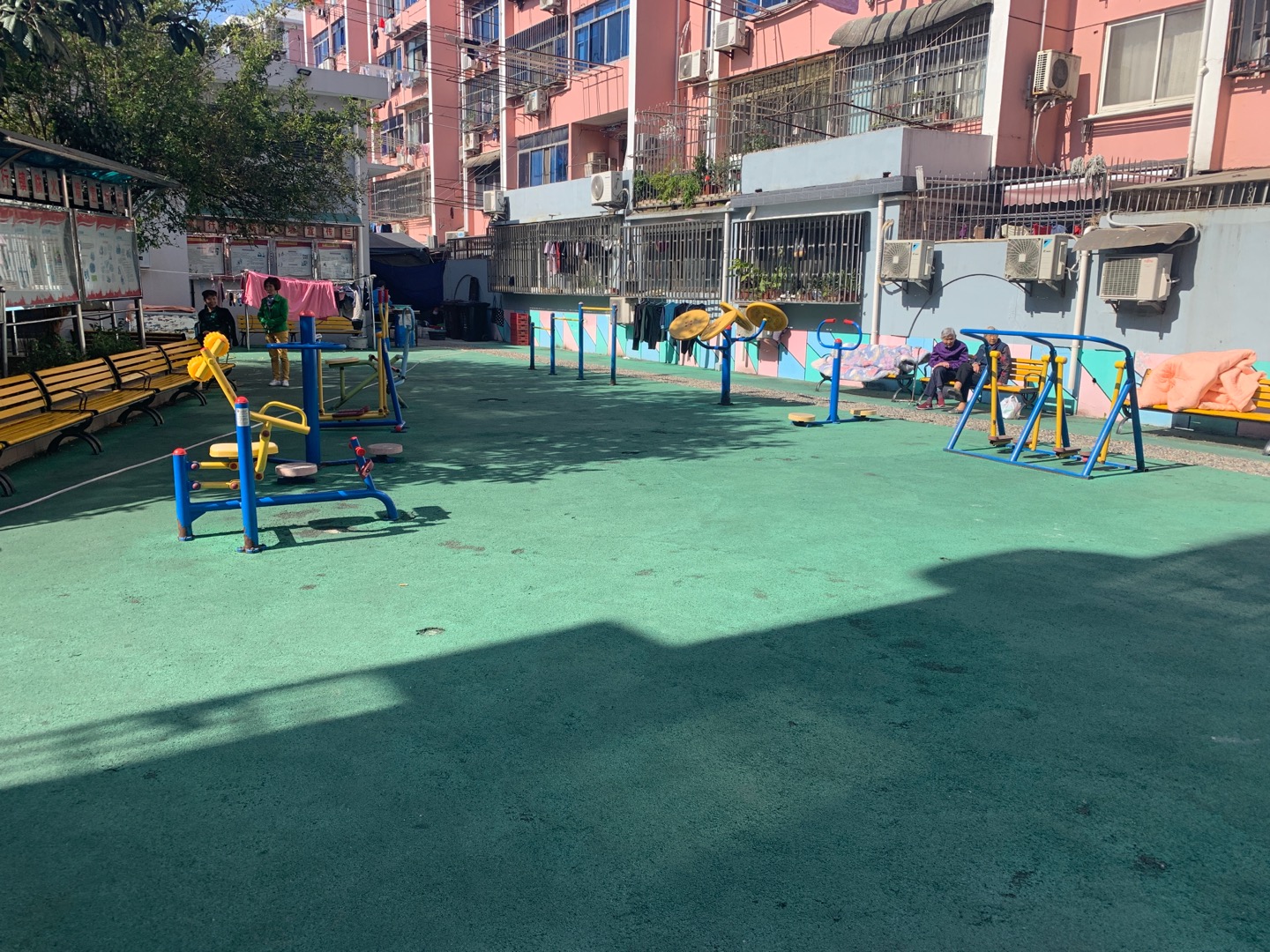 高行鎮(zhèn)東四居委健身苑點(diǎn)2