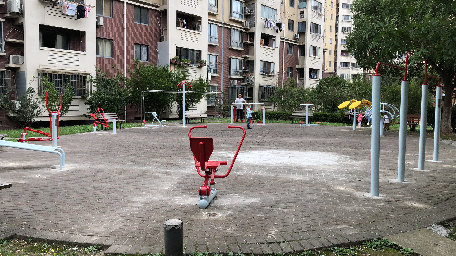 艾南花苑居委健身點