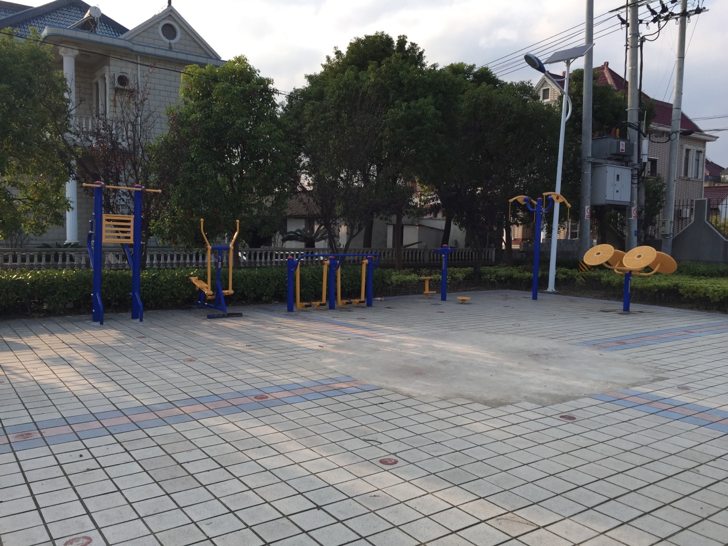 民生村十三組健身點(diǎn)