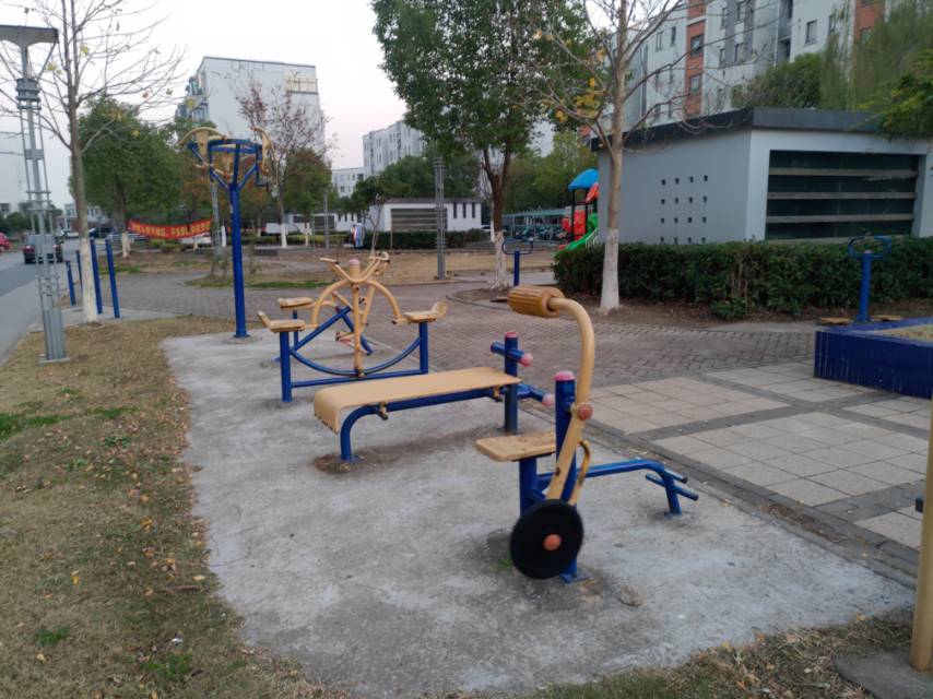 荷亭苑廣場健身點