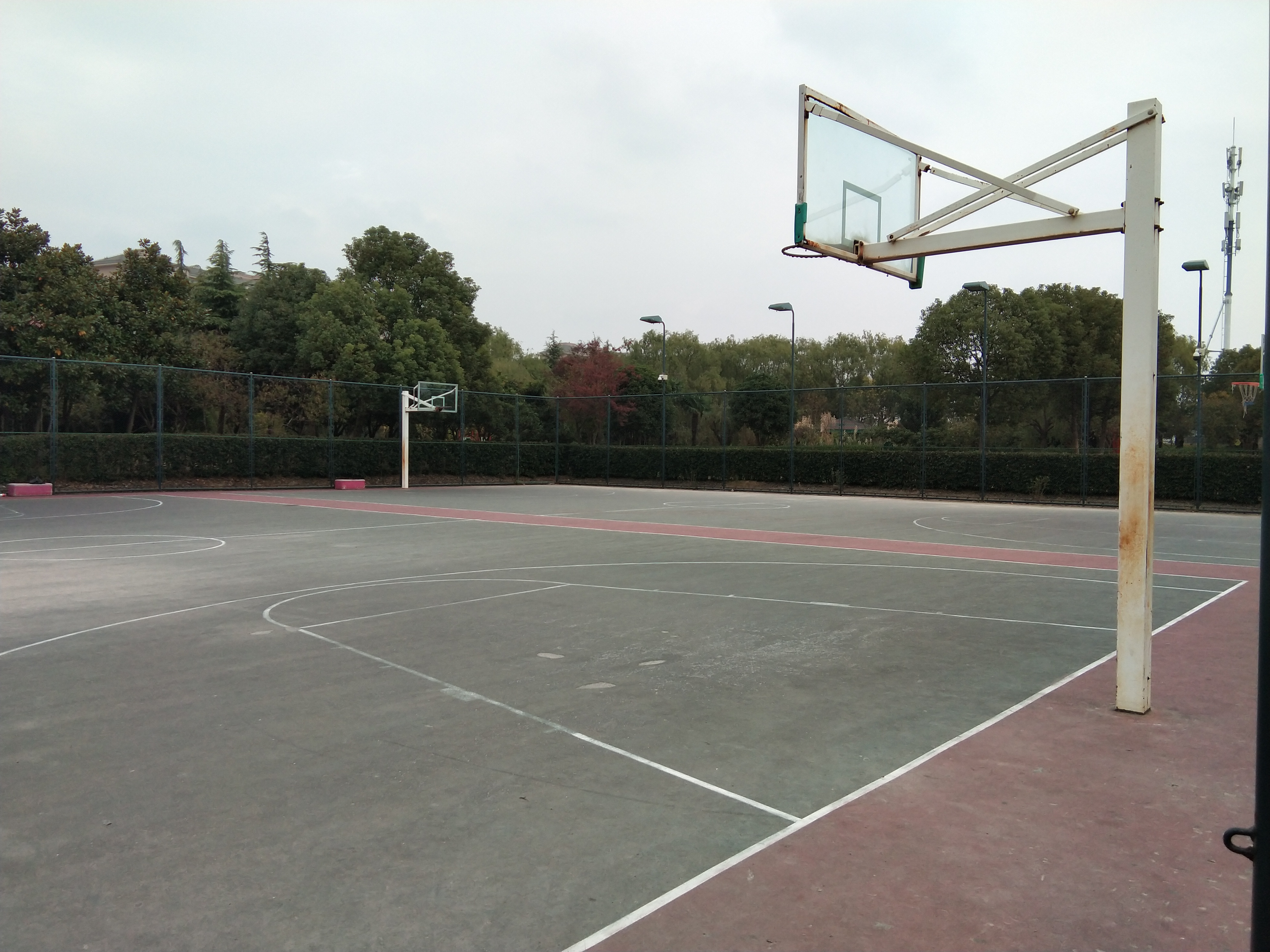 果園村籃球場(chǎng)