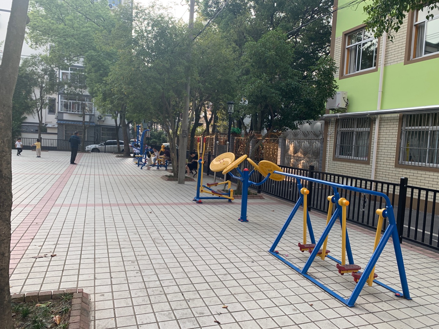 方東二村健身點(diǎn)