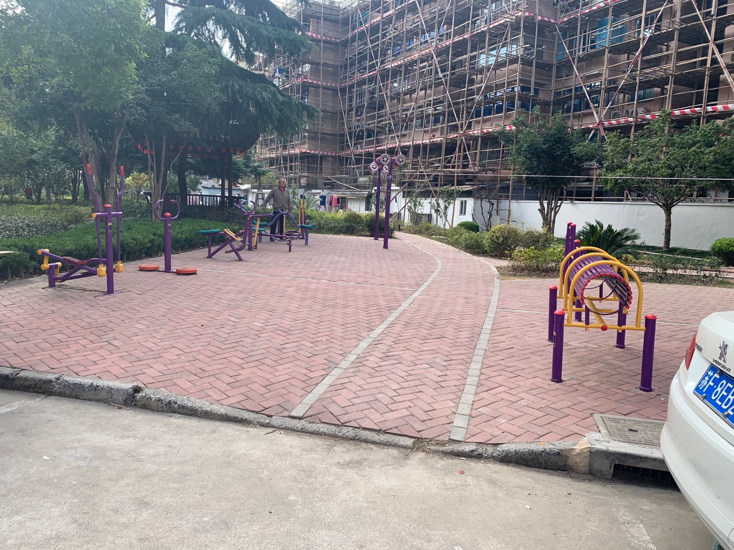 東荷居委市民益智健身點