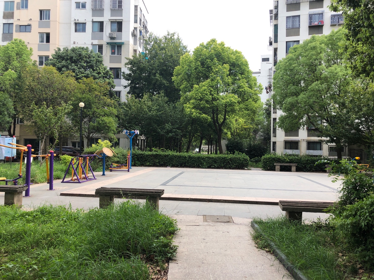 金中社區(qū)中房公寓健身點