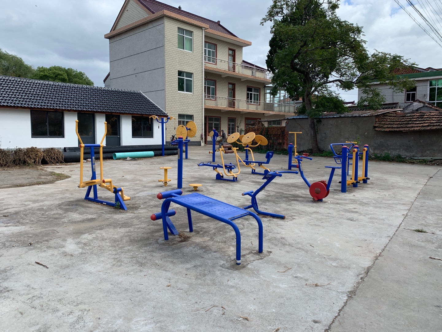 豎新鎮(zhèn)明強(qiáng)村健身點(diǎn)二