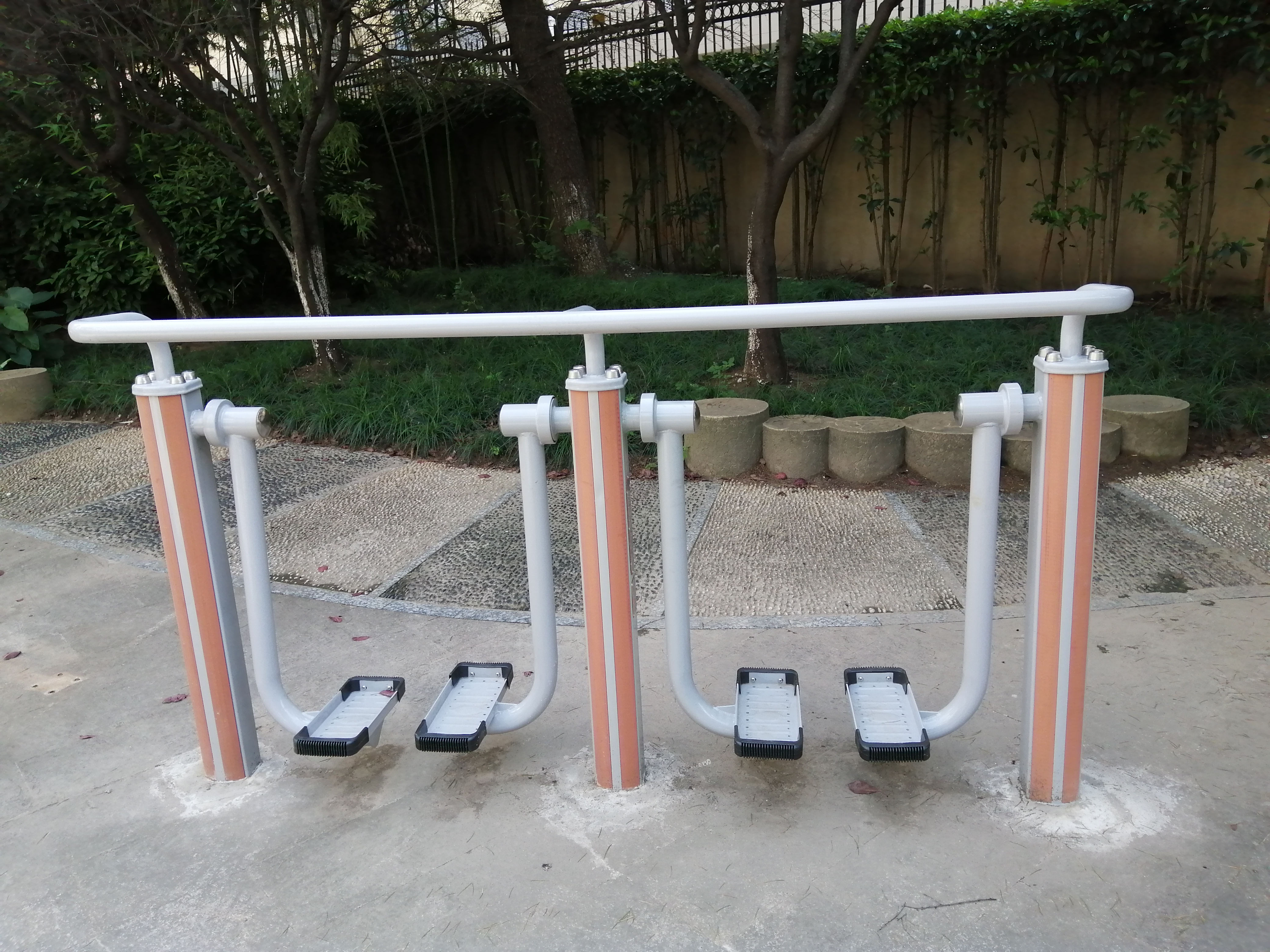 雙位太空漫步機