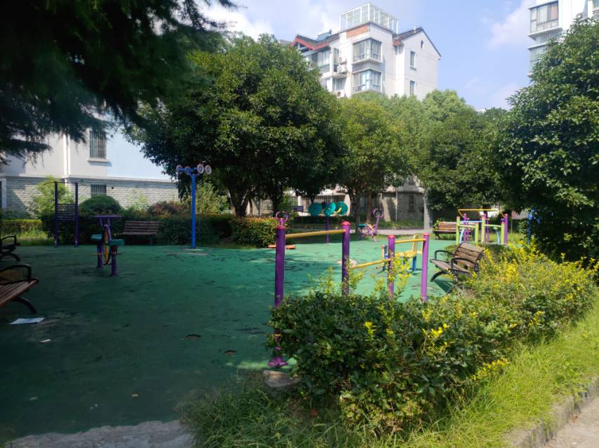 西林塔松石苑健身點(diǎn)